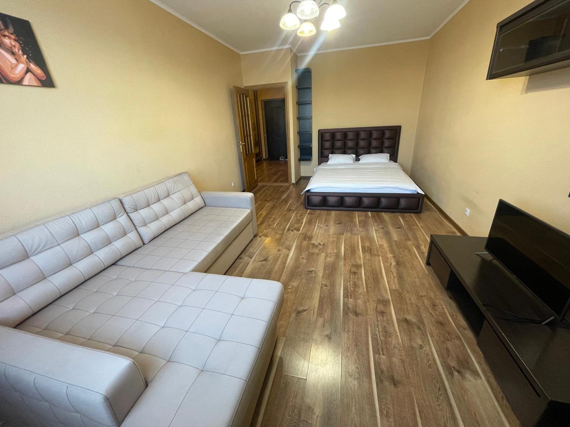 Apartment Voskresenska 18 , Парковые Озера Kyiv Room photo