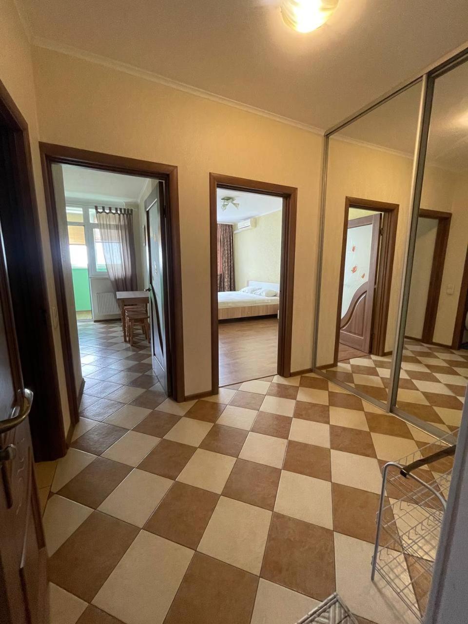 Apartment Voskresenska 18 , Парковые Озера Kyiv Exterior photo